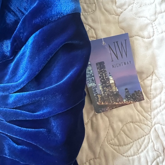 Nightway Stretch Velvet Faux Wrap Evening Gown size 10 brand new - Picture 11 of 11